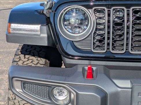 New 2026 Jeep Wrangler Unlimited Rubicon w/ Technology Group image 10