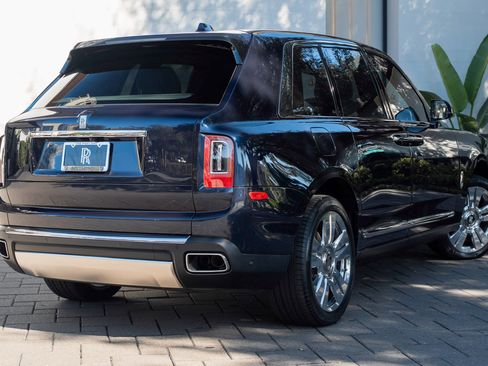 Certified 2022 Rolls-Royce Cullinan image 3