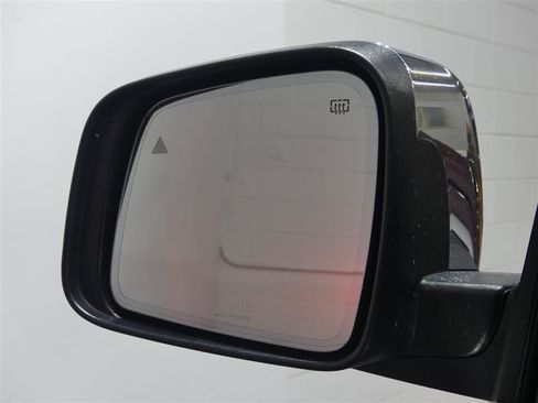 Used 2020 Jeep Grand Cherokee Overland image 14