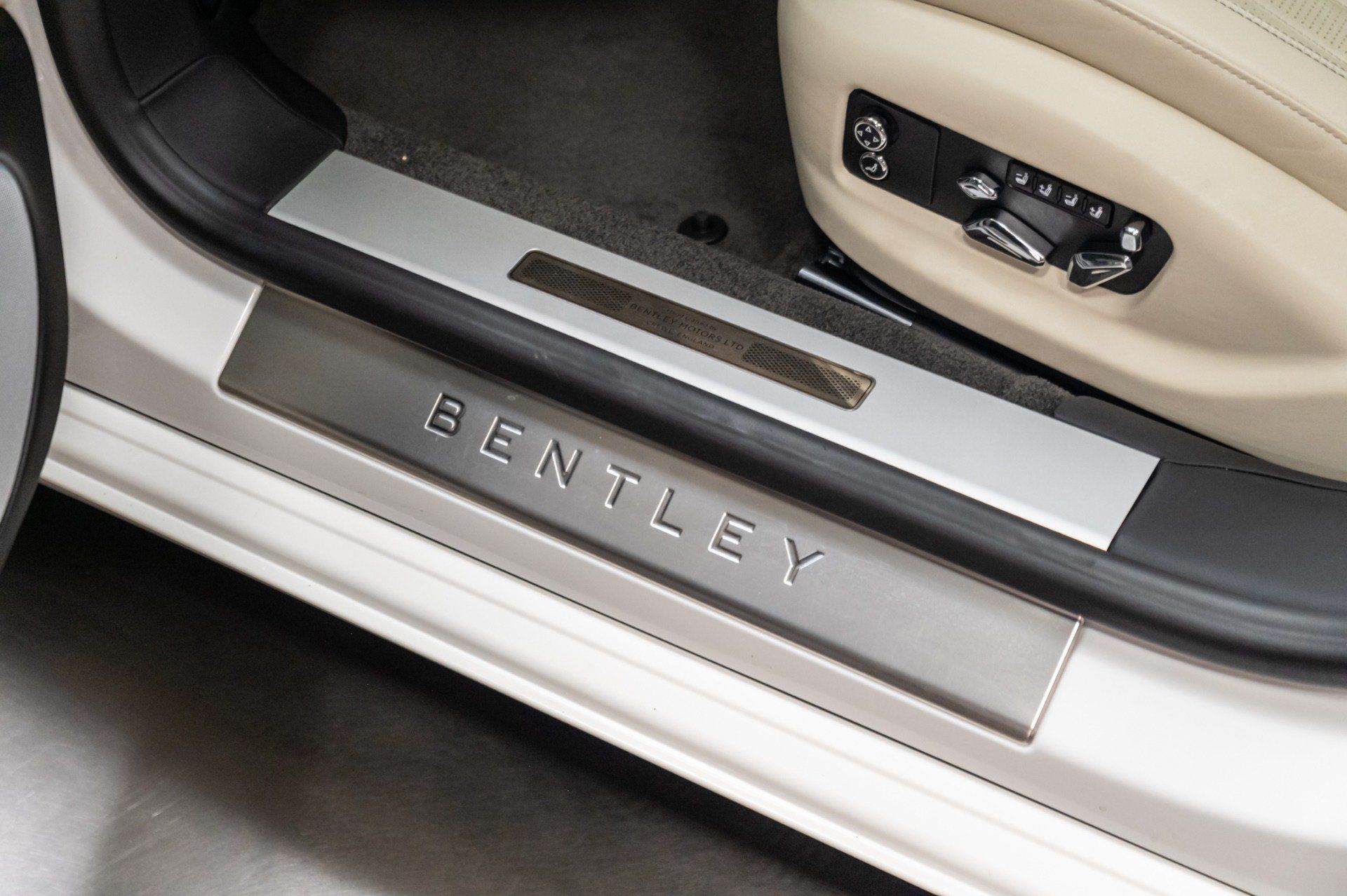 Used 2021 Bentley Flying Spur W12 AWD/4WD image 31