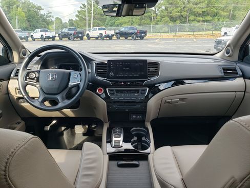 Used 2021 Honda Pilot Touring image 37