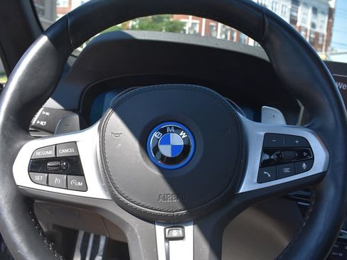 Used 2023 BMW 530e xDrive AWD/4WD image 13