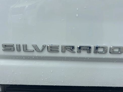 Used 2022 Chevrolet Silverado 2500 Custom w/ Custom Value Package AWD/4WD image 5