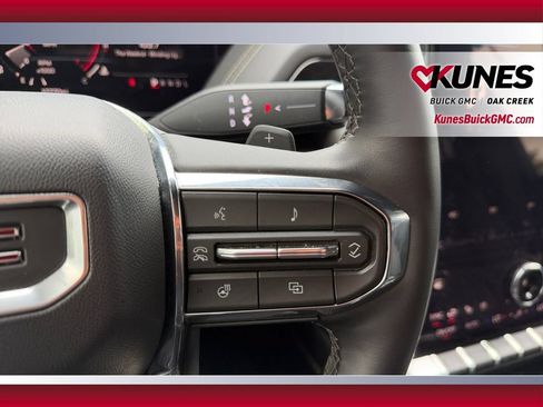 Used 2025 GMC Yukon XL Elevation w/ Elevation Premium Package AWD/4WD image 18