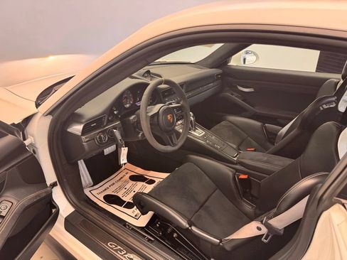 Certified 2019 Porsche 911 GT3 RS RWD image 7