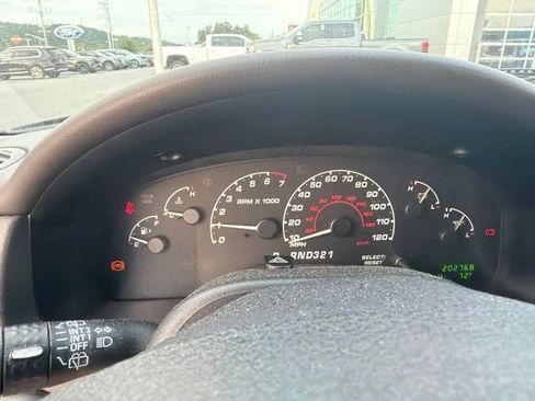 Used 2002 Ford Explorer XLT AWD/4WD image 10