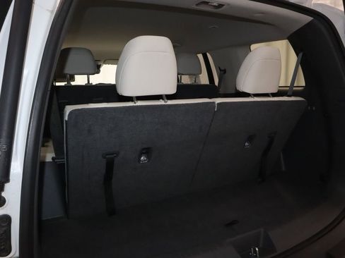 Used 2025 Hyundai Santa Fe SEL FWD image 16