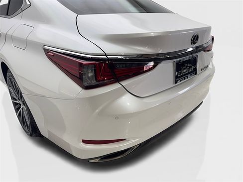 Used 2023 Lexus ES 350 w/ Premium Package image 19