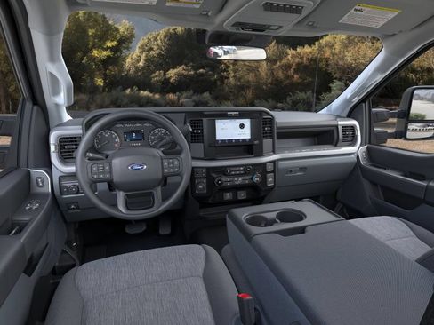 New 2026 Ford F250 XL w/ FX4 Off-Road Package AWD/4WD image 9