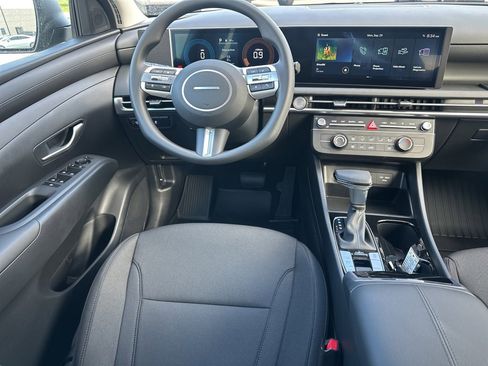 New 2026 Hyundai Tucson SE image 16