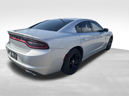 Used 2022 Dodge Charger SXT RWD image 8