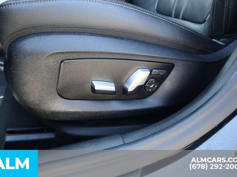 Used 2019 BMW 530e image 17