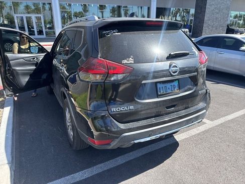 Used 2019 Nissan Rogue SV image 4