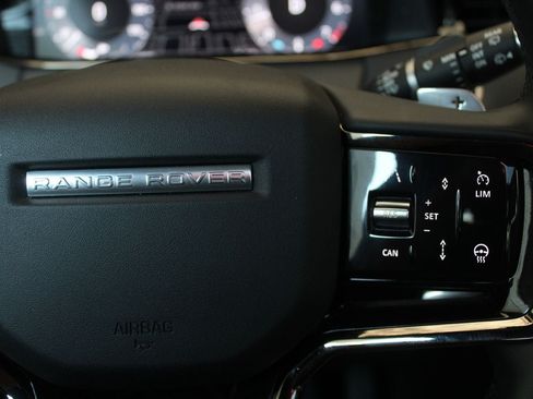 Used 2024 Land Rover Range Rover Evoque S AWD/4WD image 39