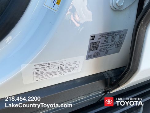Used 2026 GMC Yukon AT4 w/ LPO, Floor Liner Package AWD/4WD image 38