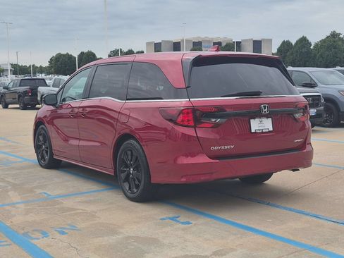 Used 2024 Honda Odyssey Sport image 8