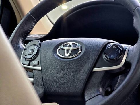 Used 2013 Toyota Camry XLE image 13