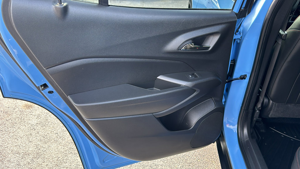 Used 2024 Chevrolet Trax RS w/ Driver Confidence Package FWD image 17