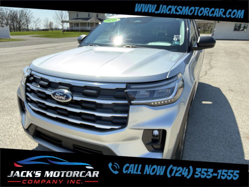 Used 2025 Ford Explorer Active w/ Active Comfort Package AWD/4WD image 3