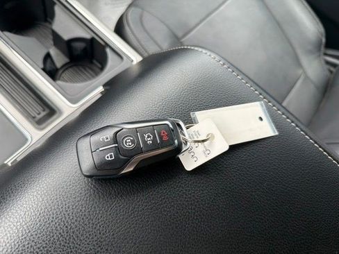 Used 2015 Ford F150 Lariat AWD/4WD image 31