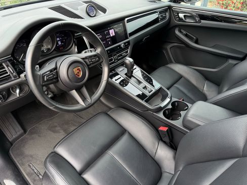 Certified 2024 Porsche Macan S image 4