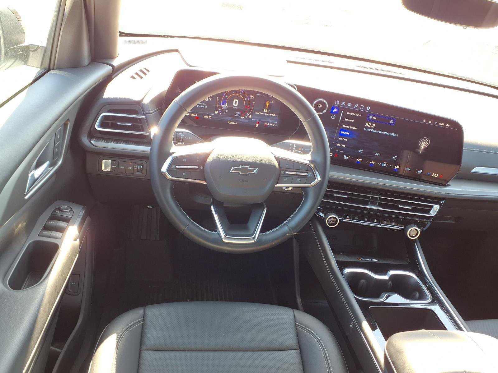 Used 2026 Chevrolet Traverse LT w/ Midnight/Sport Edition AWD/4WD image 4