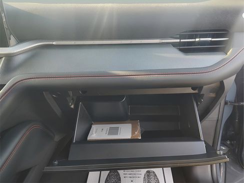 New 2026 Ford Explorer ST-Line w/ ST-Line Street Pack image 30