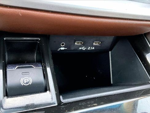 Used 2022 Subaru Outback Touring w/ Popular Package #2 image 28