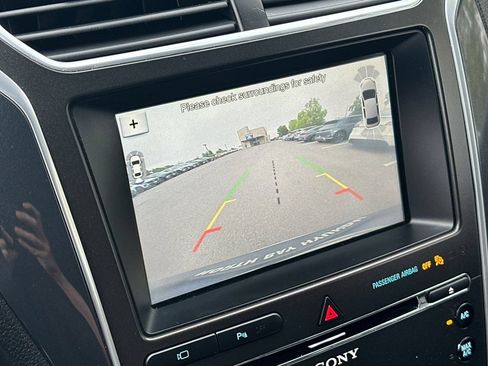 Used 2017 Ford Explorer Limited FWD image 23