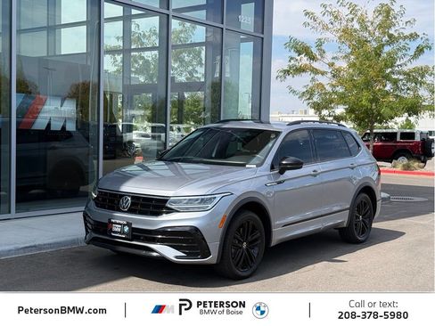 Used 2022 Volkswagen Tiguan SE R-Line AWD/4WD image 1