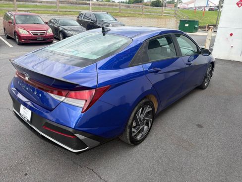 Used 2025 Hyundai Elantra Sport FWD image 5