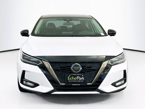 Used 2022 Nissan Sentra SR w/ SR Premium Package image 2