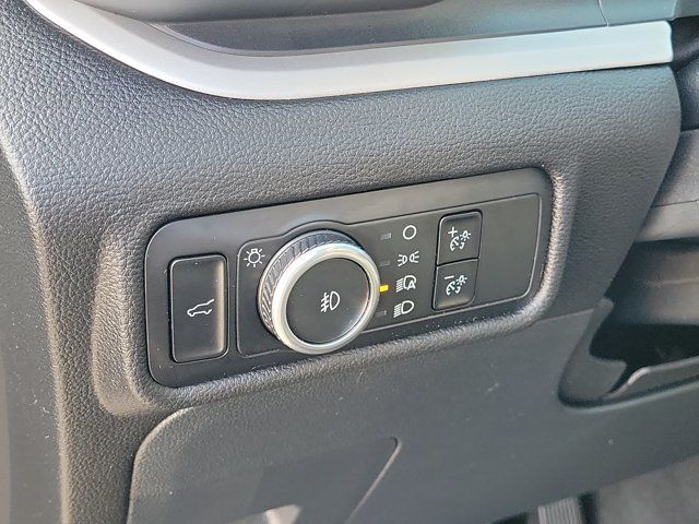 Used 2024 Ford Explorer XLT w/ Equipment Group 202A RWD image 21