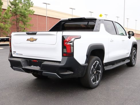 New 2026 Chevrolet Silverado EV LT w/ Premium Package image 35