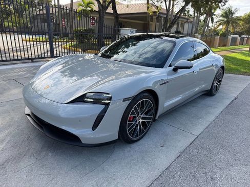 Used 2021 Porsche Taycan 4S image 4