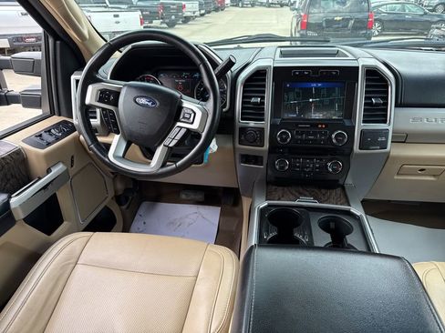 Used 2018 Ford F350 Lariat image 11