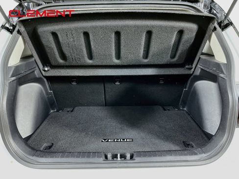 Used 2023 Hyundai Venue Limited FWD image 10