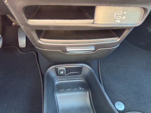 New 2027 Chrysler Pacifica Select AWD/4WD image 20