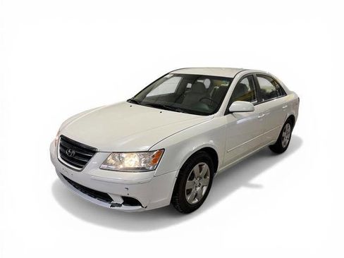 Used 2010 Hyundai Sonata GLS image 1