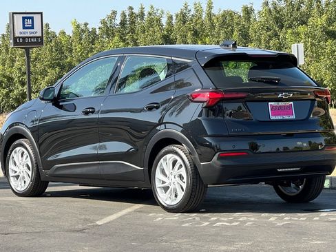 Used 2027 Chevrolet Bolt LT w/ Comfort Package FWD image 7