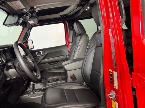 Used 2024 Jeep Wrangler Unlimited Rubicon 4xe AWD/4WD image 23