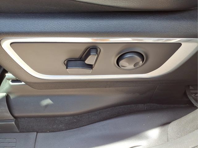 Used 2023 RAM 1500 Laramie AWD/4WD image 13