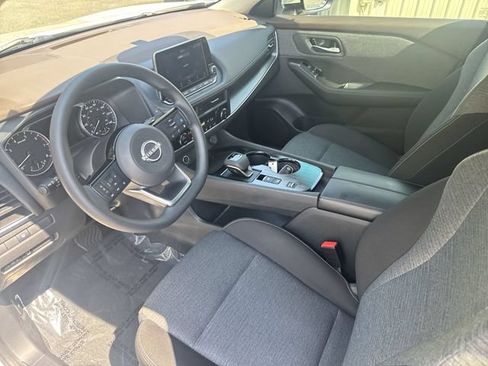 Used 2023 Nissan Rogue SV FWD image 15