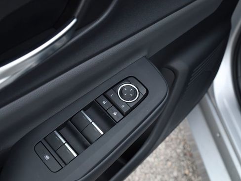 Used 2025 Toyota Prius XLE image 16