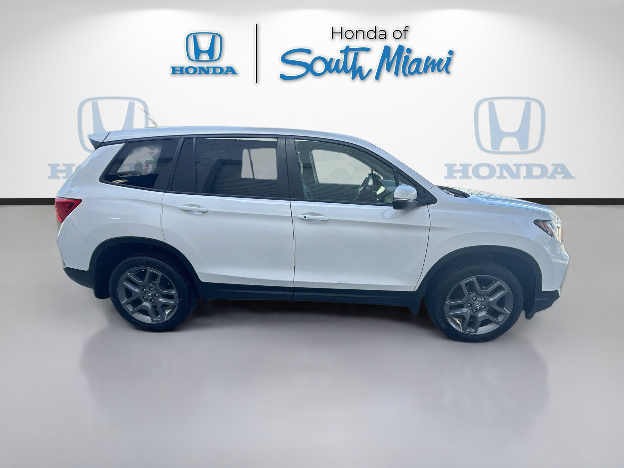 Used 2023 Honda Passport EX-L image 8