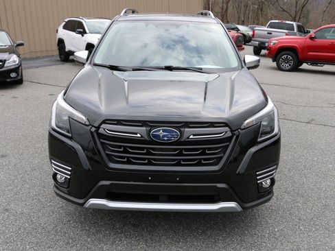Used 2023 Subaru Forester Touring image 11