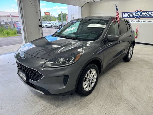 Used 2021 Ford Escape SE AWD/4WD image 2