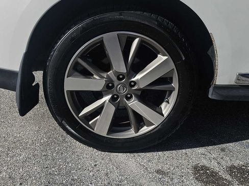 Used 2014 Nissan Pathfinder Platinum FWD image 12