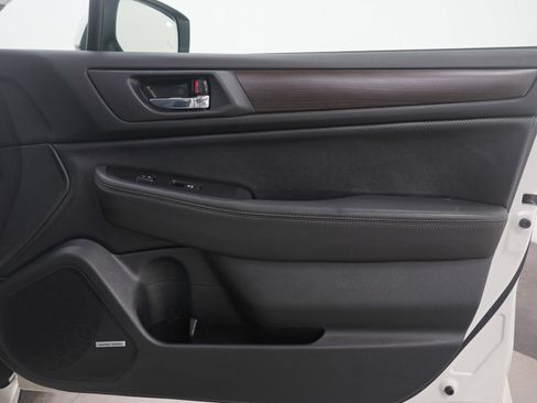 Used 2015 Subaru Legacy 2.5i Limited image 9