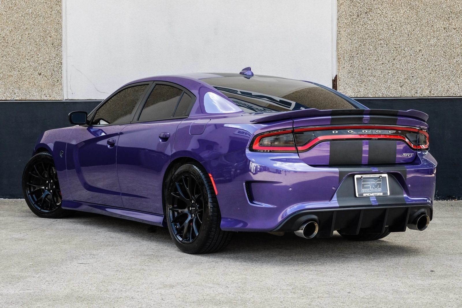 Used 2016 Dodge Charger SRT Hellcat w/ Harman/Kardon Audio Group RWD image 9